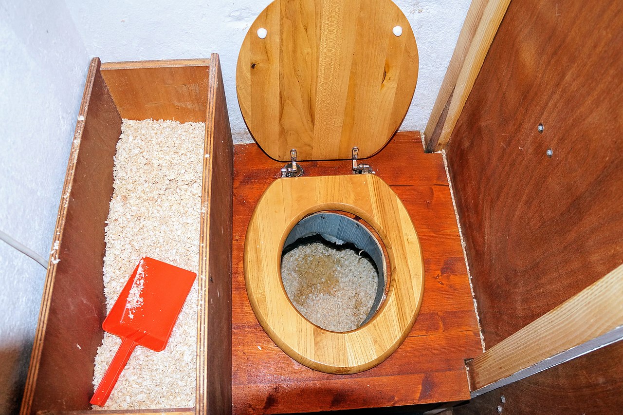 how to build a composting toilet outhouse