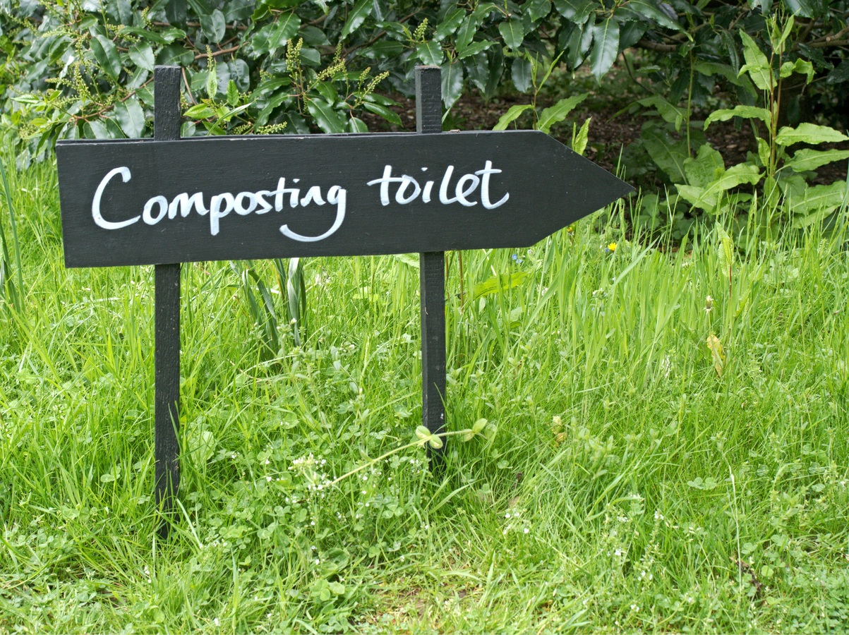 do compost toilets smell