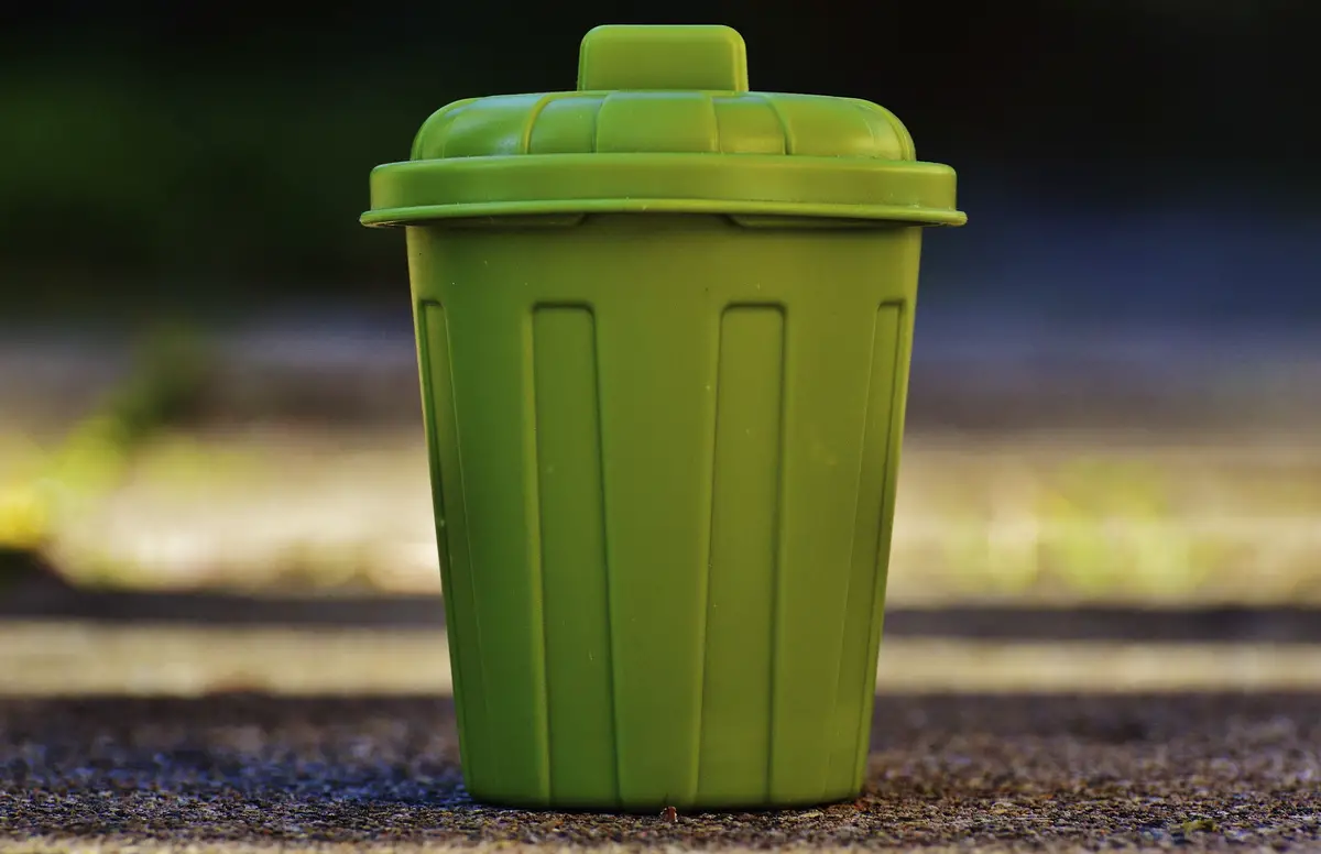 compost trash can